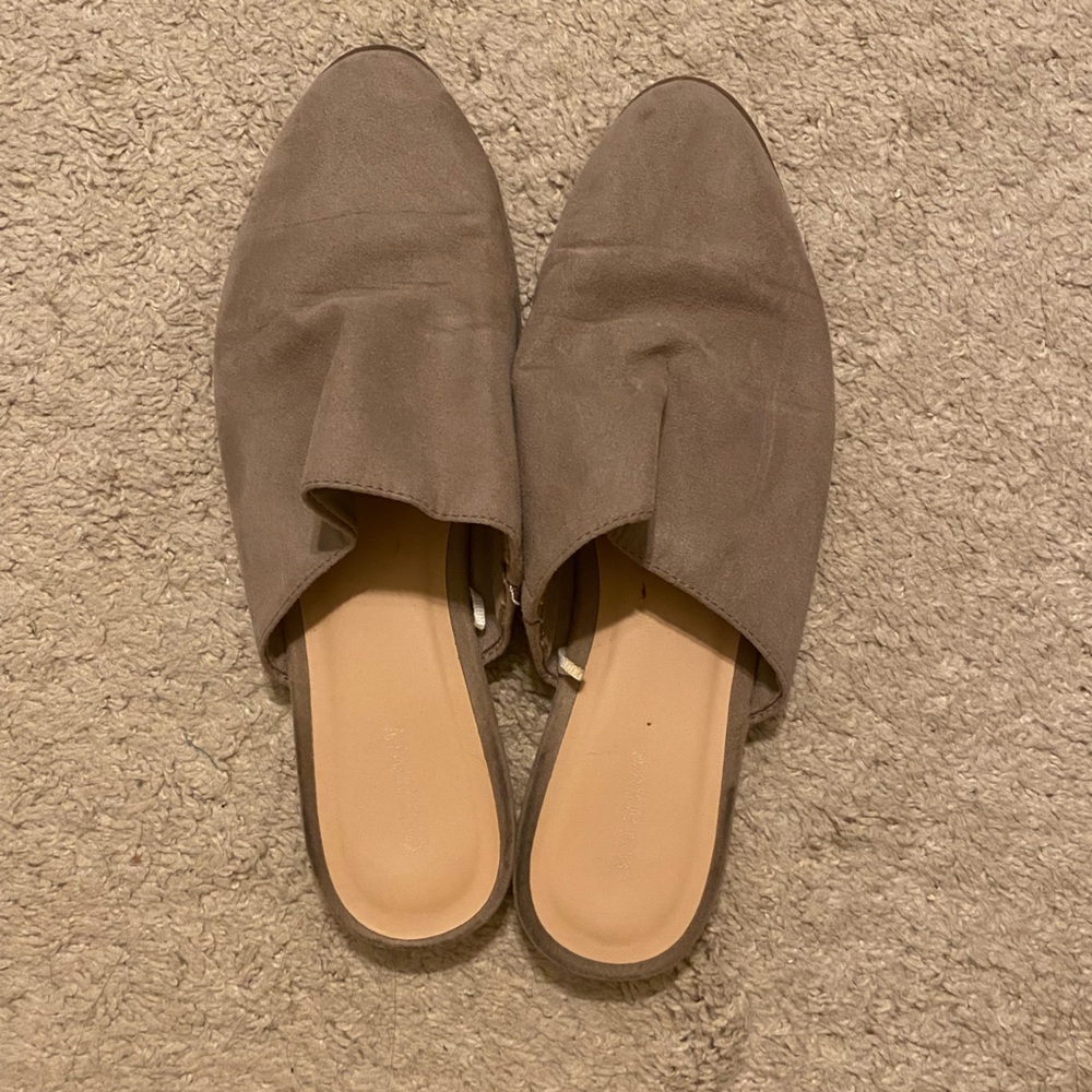 Old Navy gray suede mules
